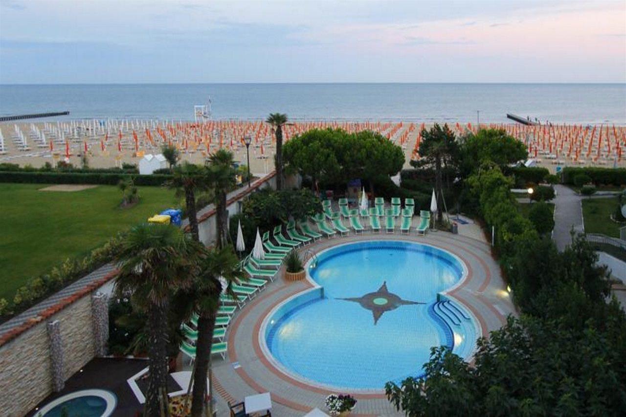 Park Hotel Cellini Lido di Jesolo Dış mekan fotoğraf