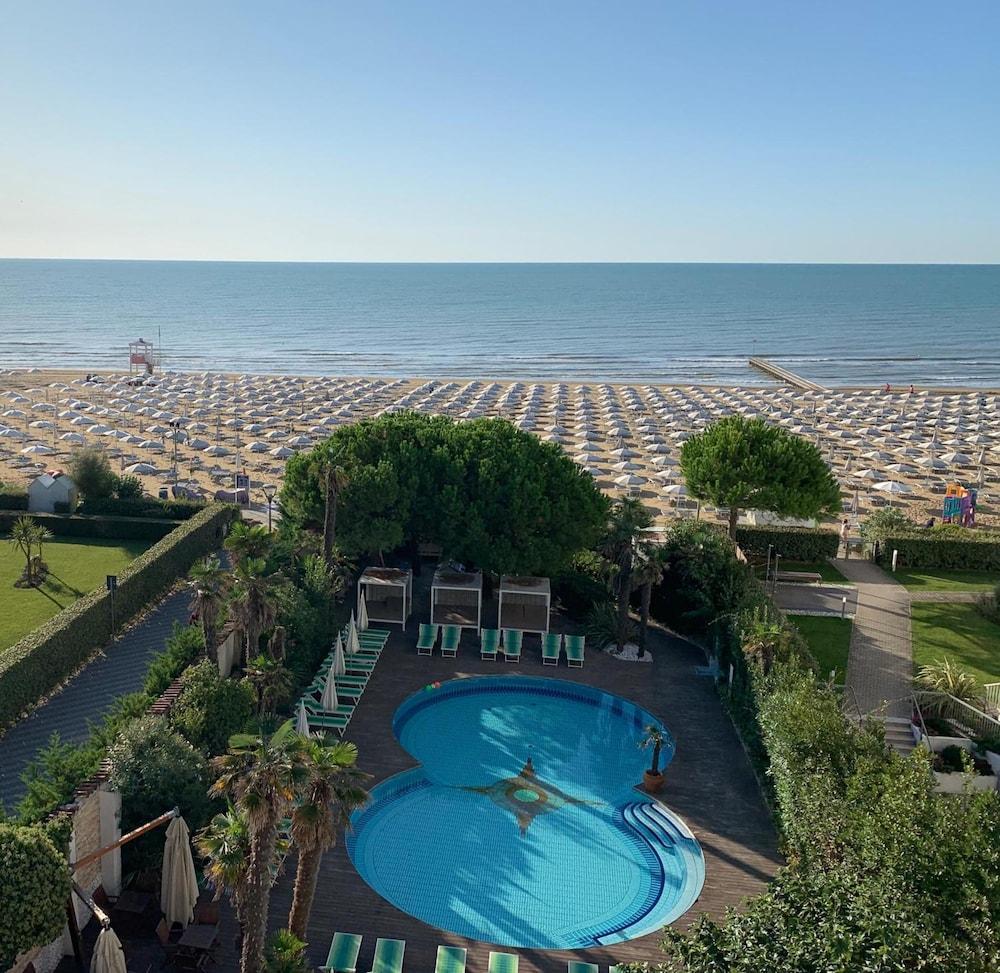 Park Hotel Cellini Lido di Jesolo Dış mekan fotoğraf