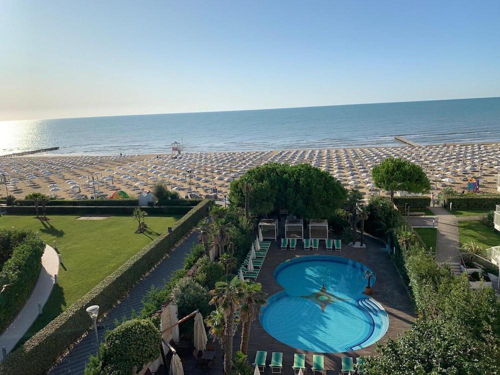 Park Hotel Cellini Lido di Jesolo Dış mekan fotoğraf